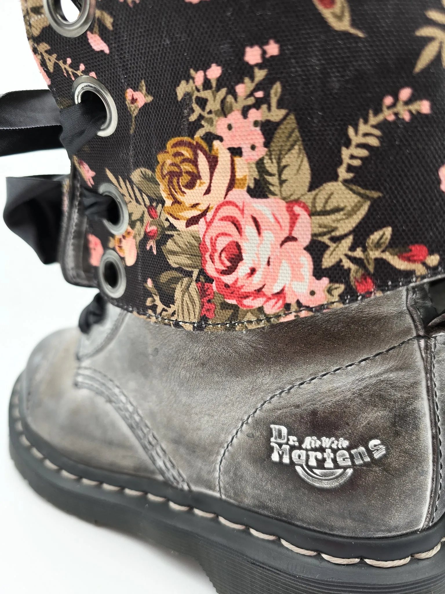 DR. MARTENS TRIUMPH BLACK MASSAI