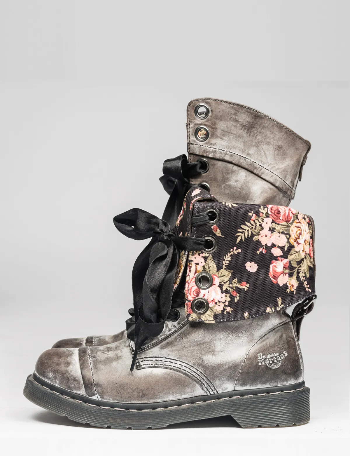 DR. MARTENS TRIUMPH BLACK MASSAI