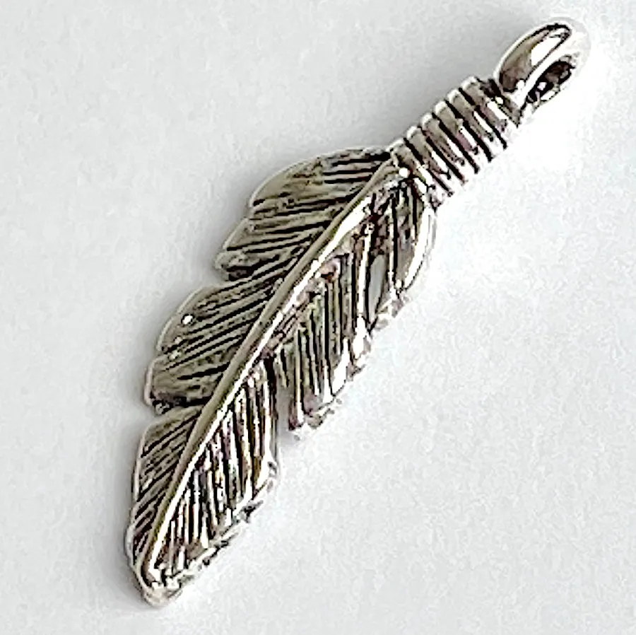 Feather Pendant/Charm, Pewter 15/16" USA, 24mm  # FJ-110