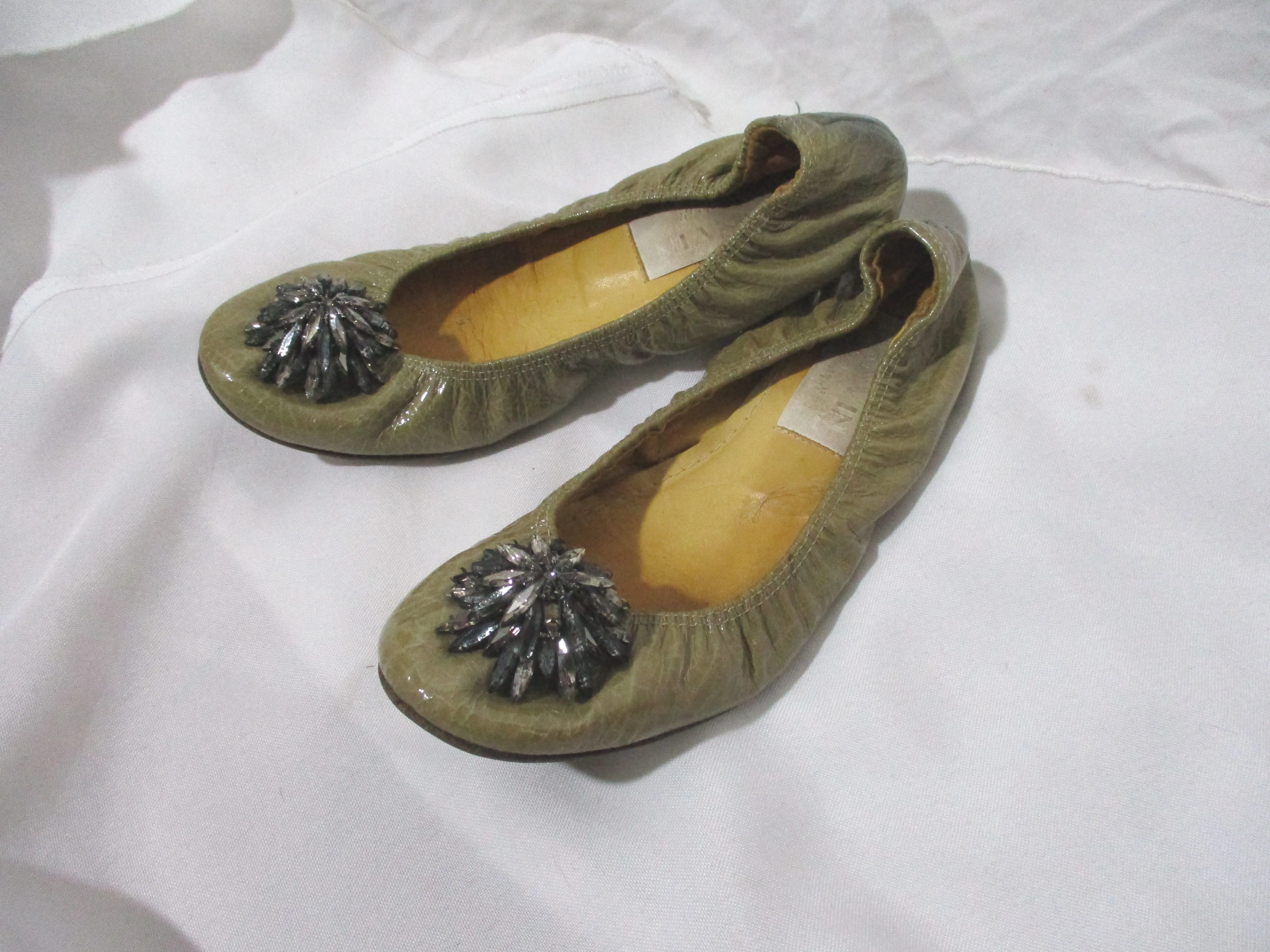 LANVIN JEWEL ENCRUSTED FLOWER Patent Leather Classic Ballet Flat Shoe 36.5 Slipper BEIGE