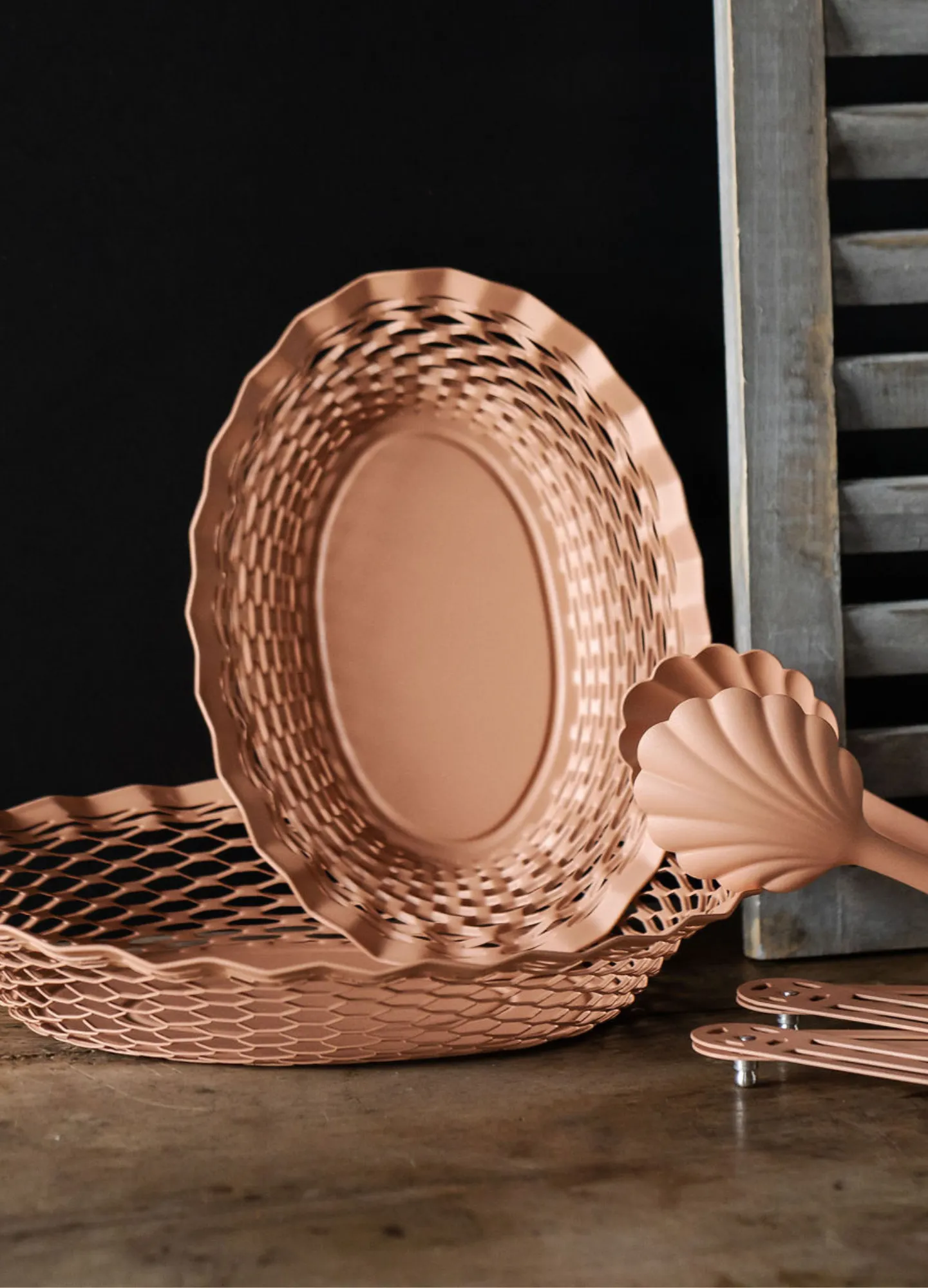 Metal Food Basket: Shiny Orange