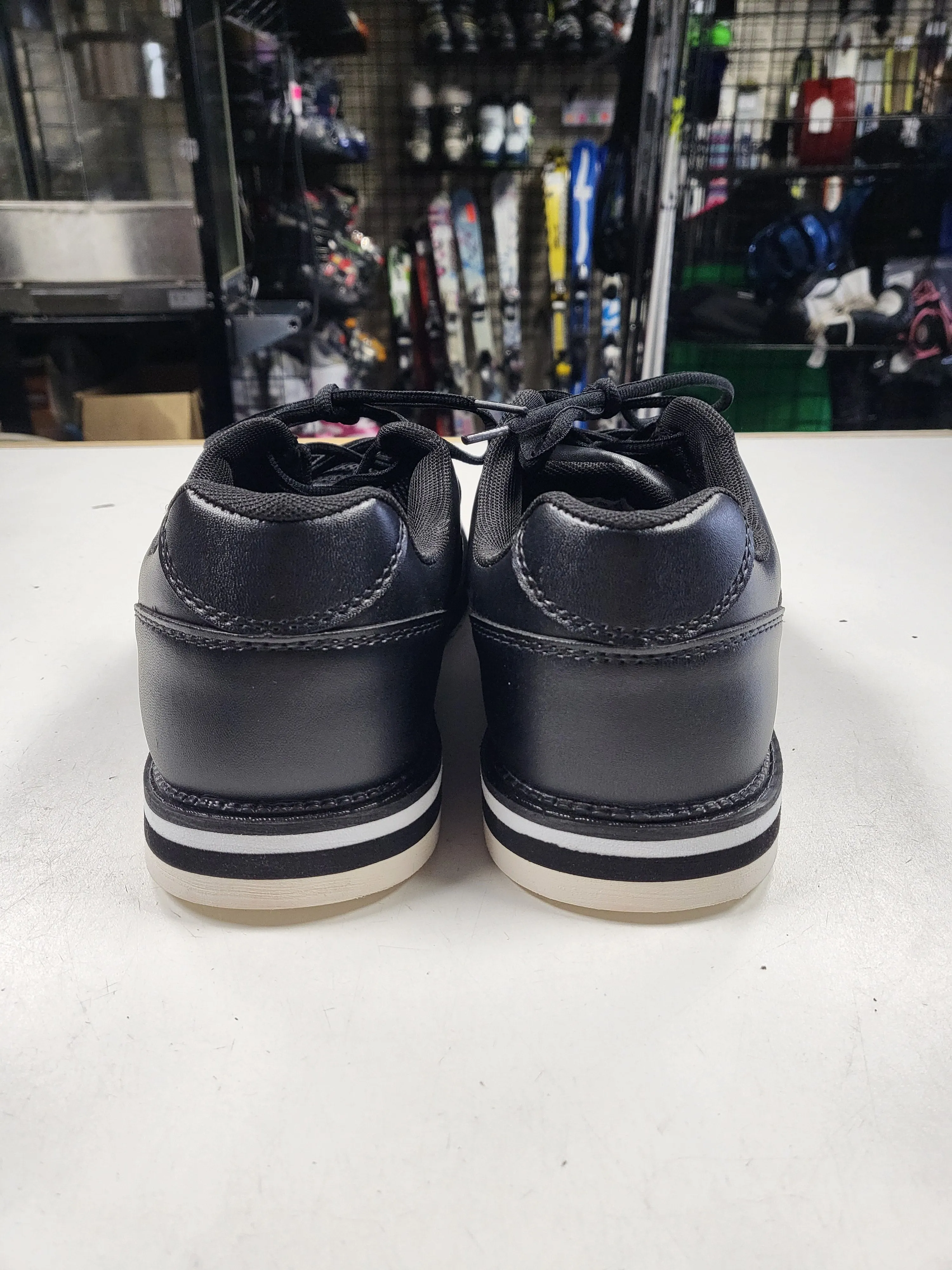 New 3G Kicks Bowling Shoes Black M11 W13