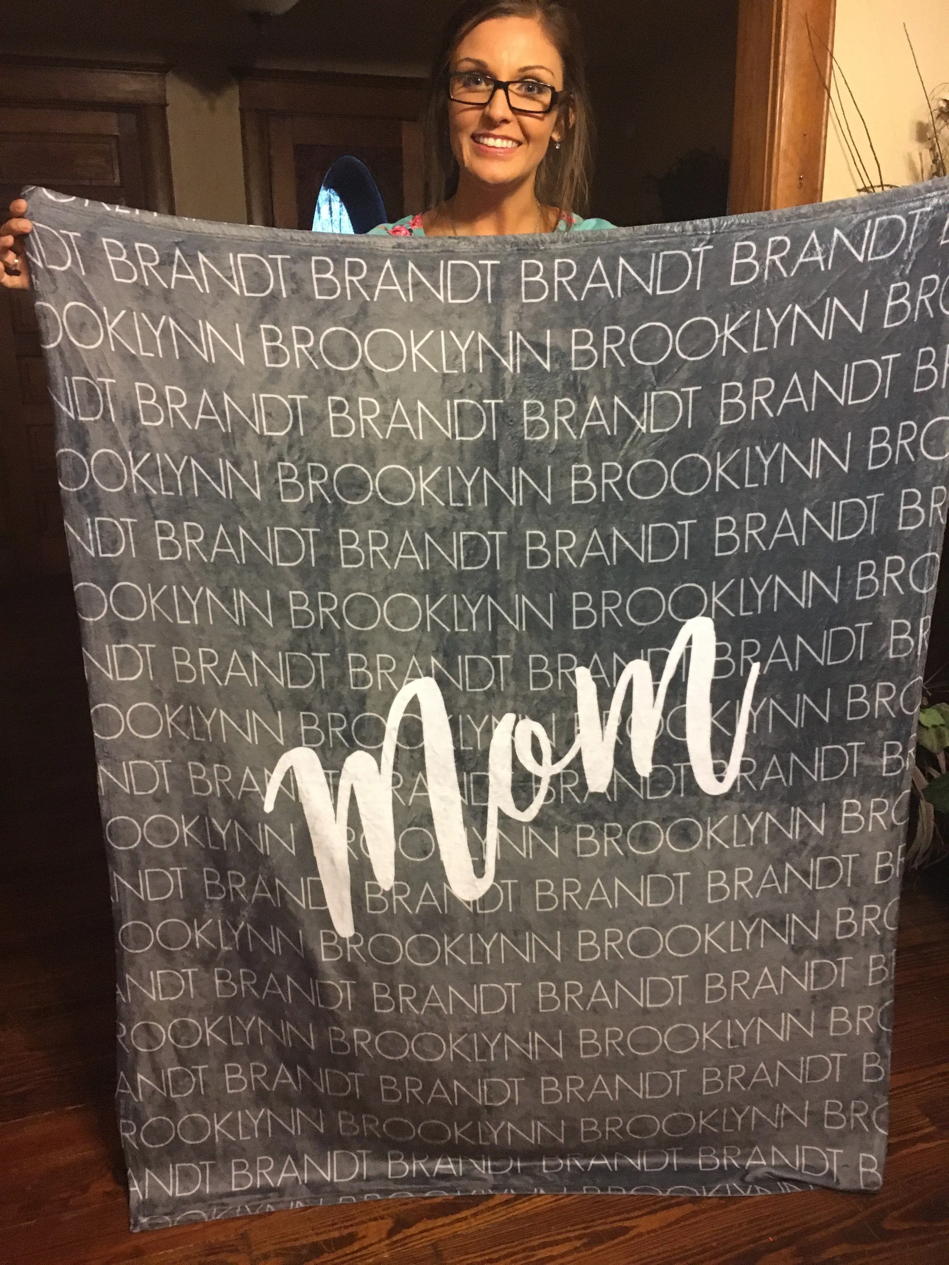 PERSONALIZED BLANKETS FOR MOM & KIDS